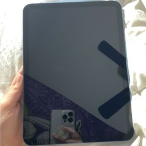 iPad 10th Generation blue unlocked